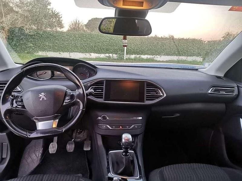 Usado Peugeot 308 Active 125 CV (91 kW) 2014 Blanco Berlina