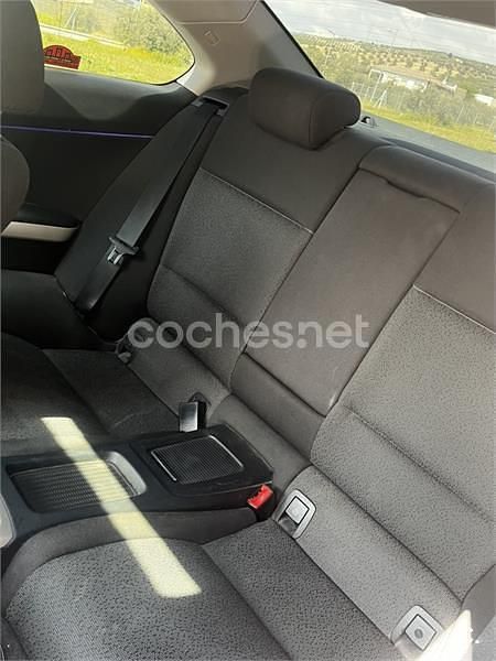 Usado BMW 320 Sport Line 170 CV (125 kW) 2008 Gris / plata Coupe