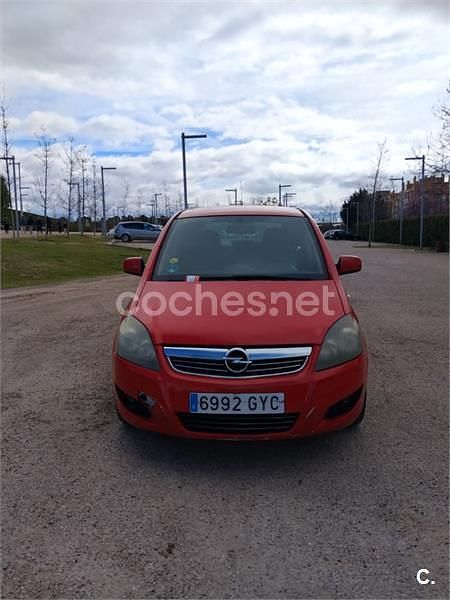 Usado Opel Zafira 115 CV (84 kW) 2010 Rojo Monovolumen