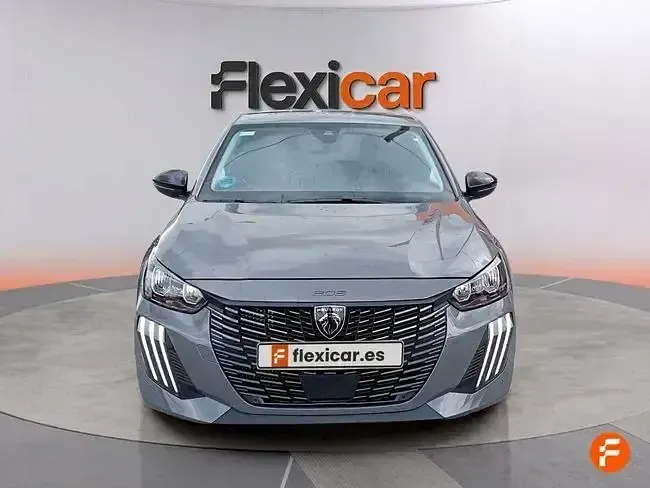 Usado Peugeot 208 Allure 100 CV (73 kW) 2025 Gris Utilitario