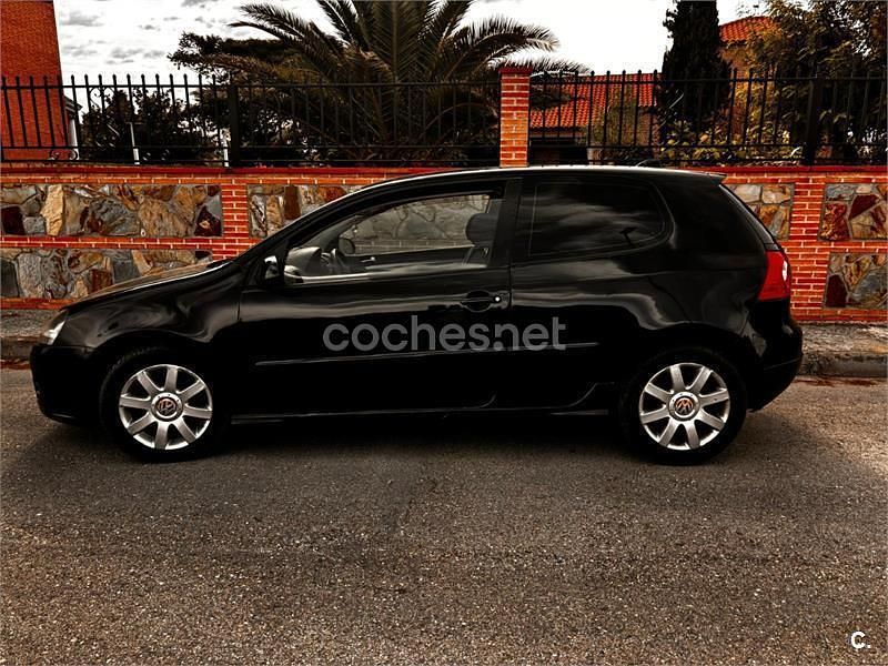 Negro Usado 2005 VW Golf IV Highline Berlina | 3700 € (Buen precio) - Imagen 1/4