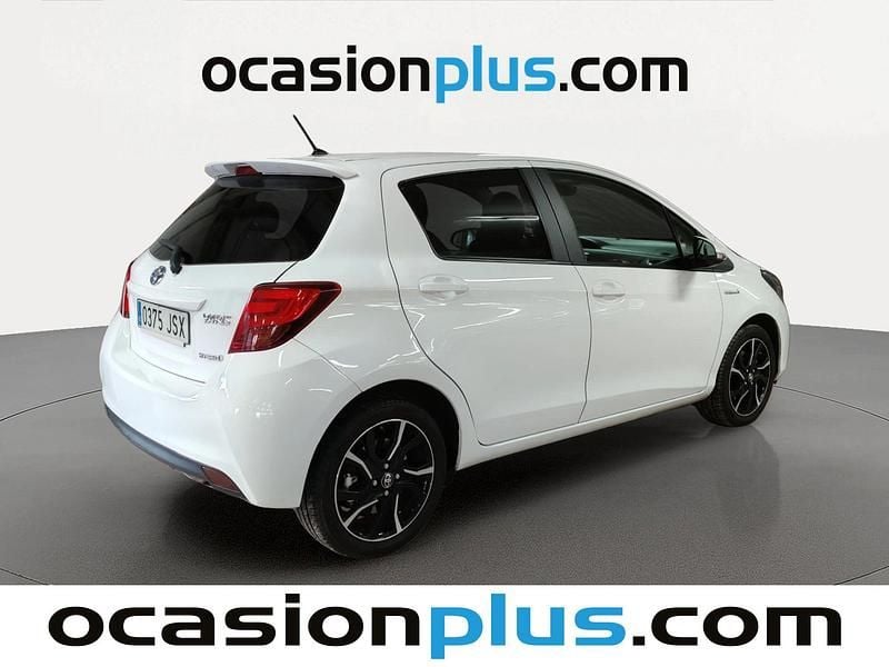Usado Toyota Yaris Hybrid 100 CV (73 kW) 2016 Blanco Utilitario