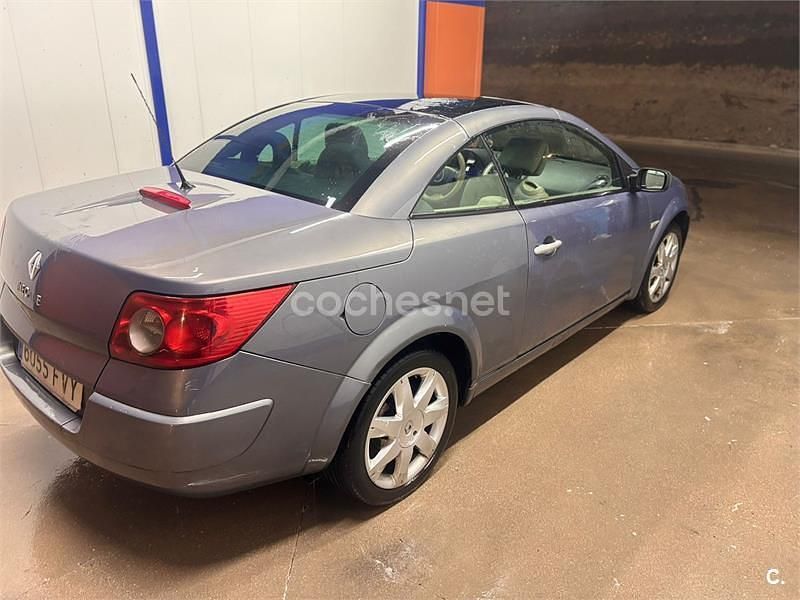 Usado Renault Mégane Cabriolet Privilege 130 CV (95 kW) 2007 Gris / plata Descapotable