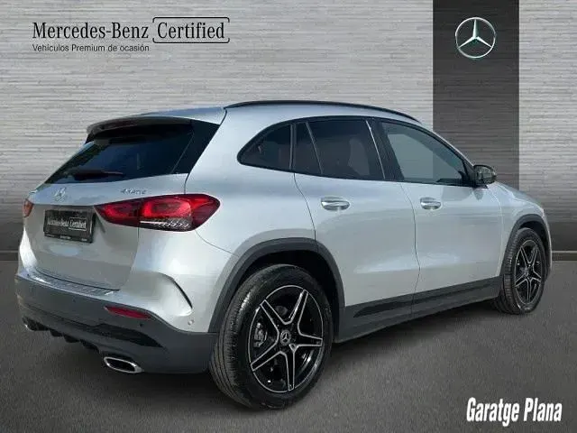 Usado Mercedes GLA200 150 CV (110 kW) 2022 Plata iridio SUV