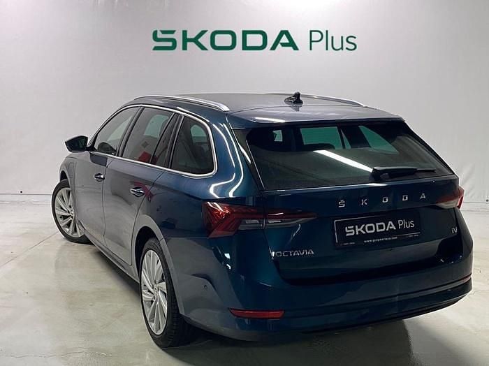 Azul Usado 2024 Skoda Octavia Style Familiar | 29.900 € (Precio justo) - Imagen 1/4