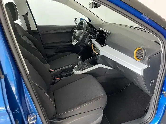 Usado Seat Arona Style 110 CV (80 kW) 2023 Azul SUV