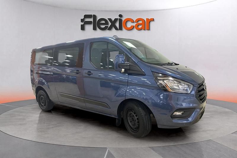 Usado Ford Tourneo Trend 136 CV (100 kW) 2023 Gris Monovolumen