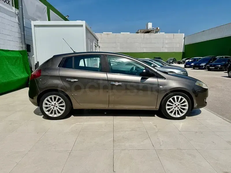 Usado Fiat Bravo Dynamic 105 CV (77 kW) 2009 Beige Utilitario