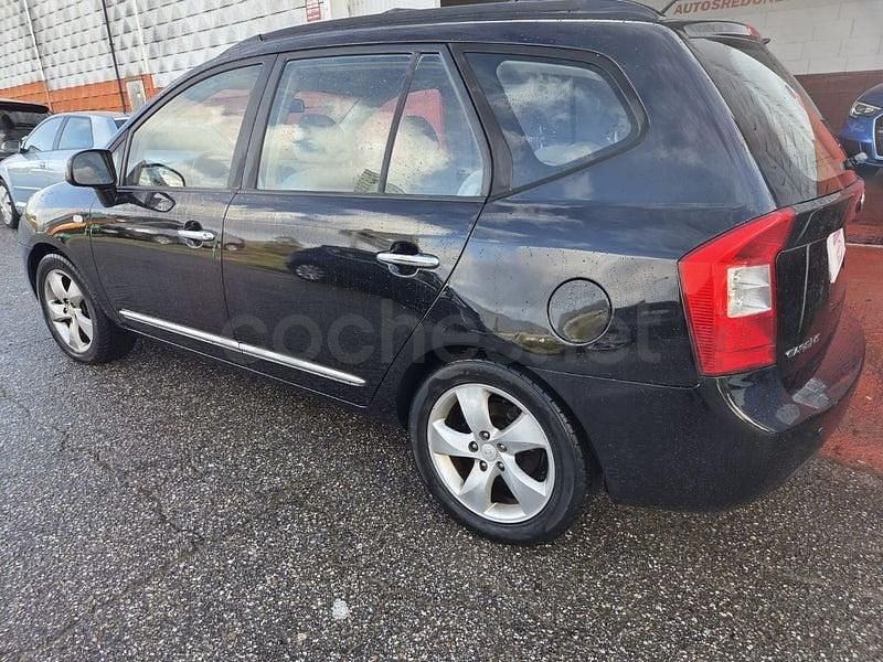 Usado Kia Carens 140 CV (102 kW) 2007 Negro Monovolumen