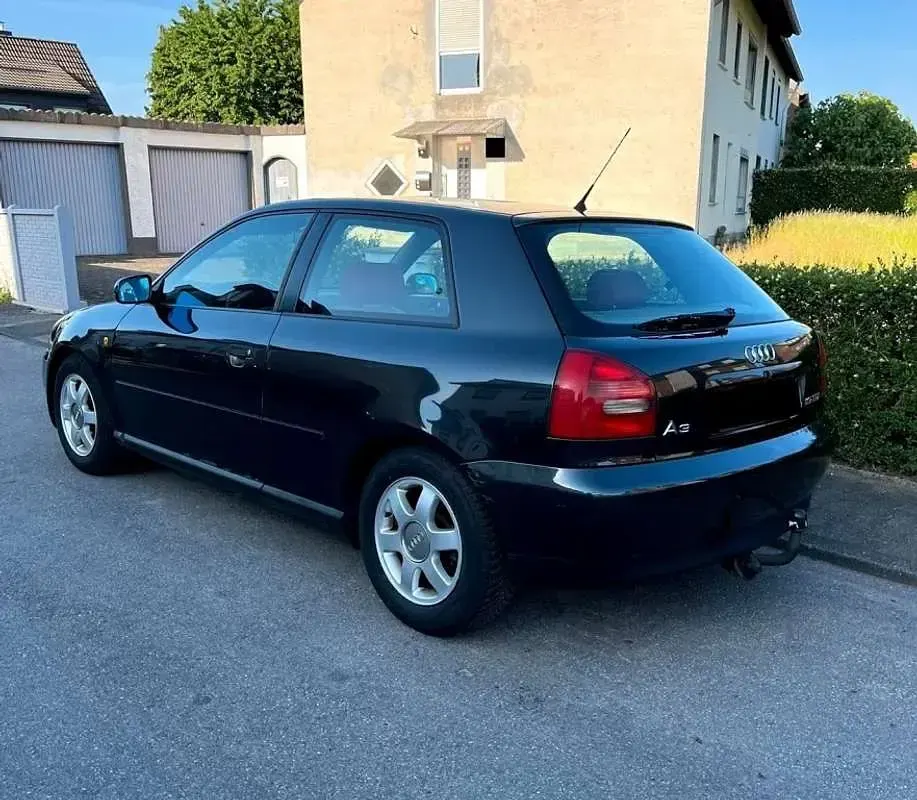 Usado Audi A3 Ambiente 110 CV (80 kW) 2000 Azul Utilitario