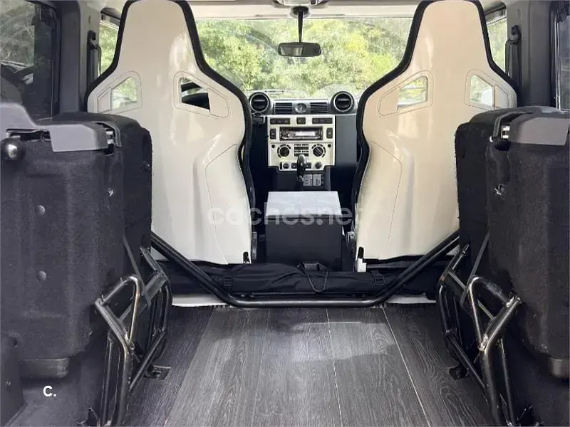 Usado Land Rover Defender SE 122 CV (89 kW) 2008 Blanco Familiar
