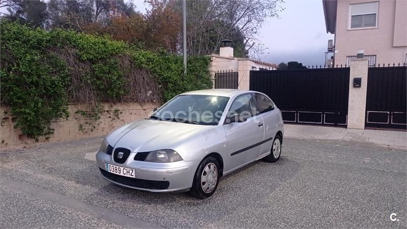 Usado Seat Ibiza Stella 64 CV (47 kW) 2003 Gris / plata Utilitario