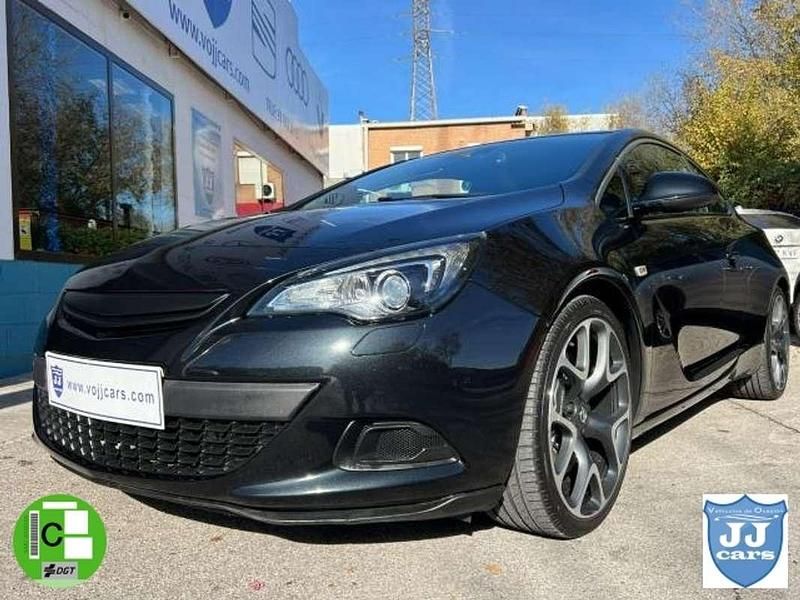 Usado Opel Astra GTC OPC 280 CV (205 kW) 2011 Negro Familiar