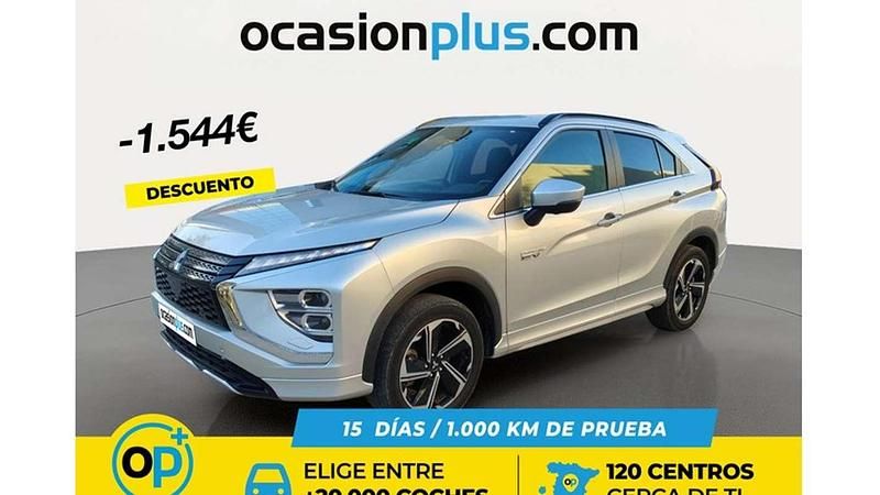 Usado Mitsubishi Eclipse Cross 188 CV (138 kW) 2023 Plateado SUV