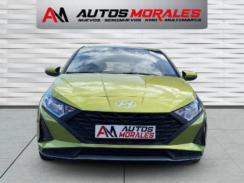 Usado Hyundai i20 100 CV (73 kW) 2023 Amarillo Berlina