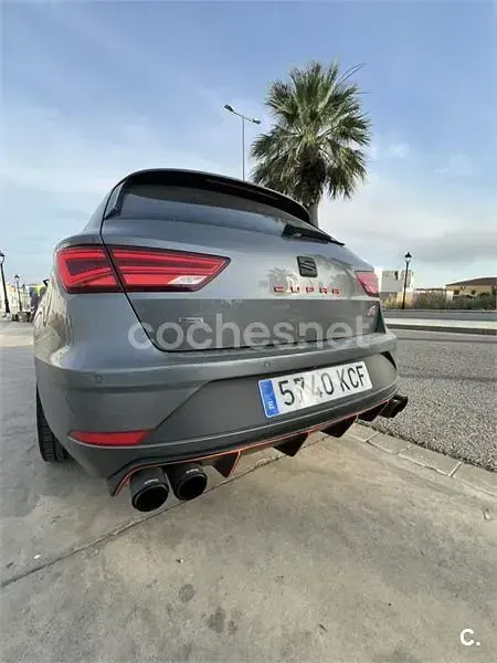 Usado Seat Leon ST CUPRA 300 CV (220 kW) 2017 Gris / plata Familiar