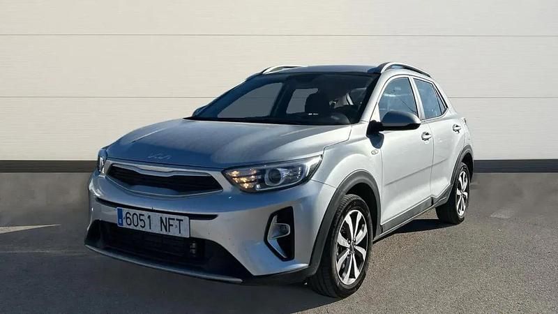 Usado Kia Stonic 100 HP (73 kW) 2025 Cinzento SUV