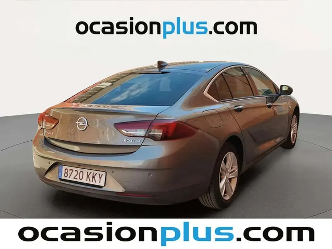 Usado Opel Insignia Selective 140 CV (102 kW) 2018 Gris Berlina