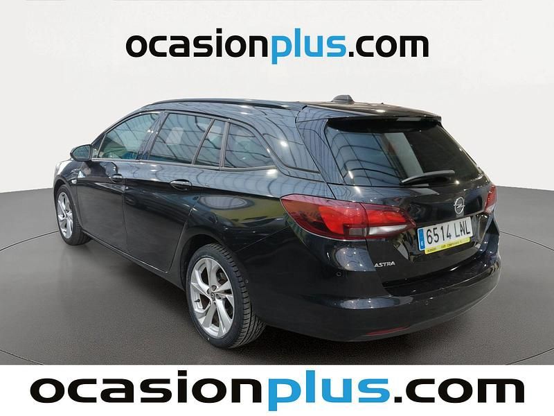 Usado Opel Astra Business Elegance 145 CV (106 kW) 2021 Negro Familiar