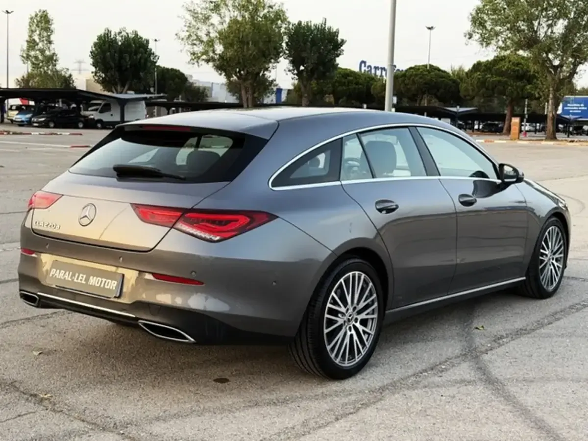 Usado Mercedes CLA220 Shooting Brake 190 CV (139 kW) 2021 Gris Familiar