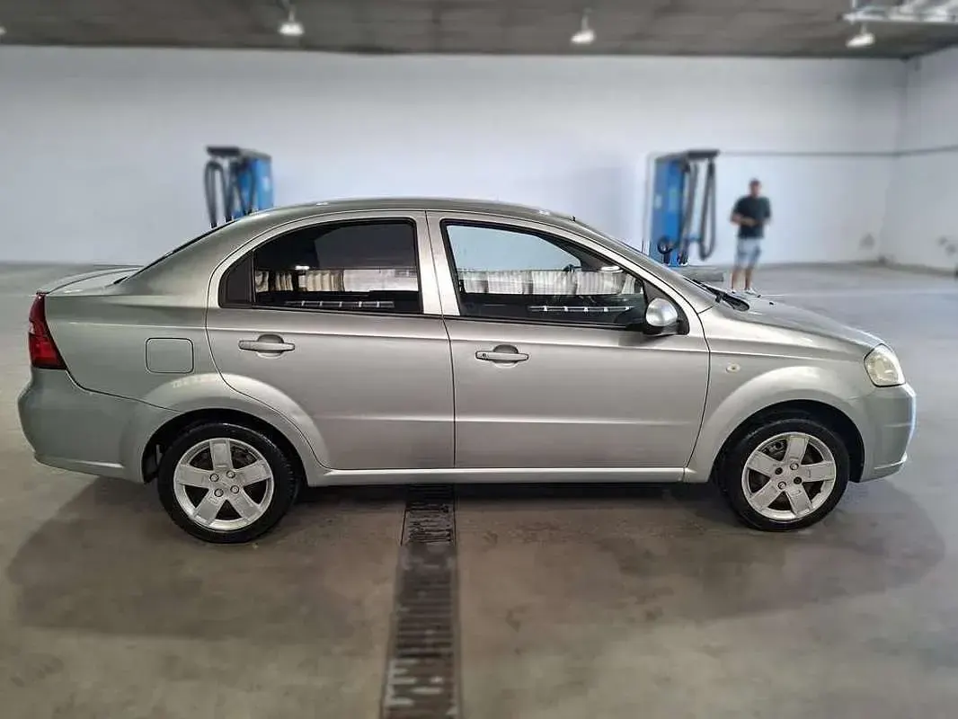 Usado Chevrolet Aveo LS 94 CV (69 kW) 2008 Gris Berlina