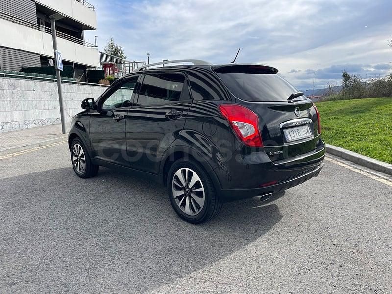 Usado Ssangyong (KGM) Korando 149 CV (109 kW) 2015 Negro SUV