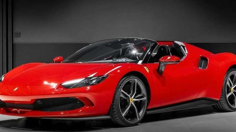 Rojo Usado 2024 Ferrari 296 Coupe | 373.900 € - Imagen 1/4