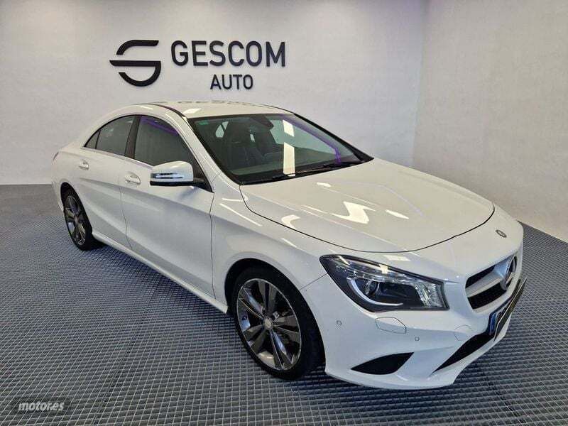 Usado Mercedes CLA220 174 CV (127 kW) 2015 Blanco Berlina