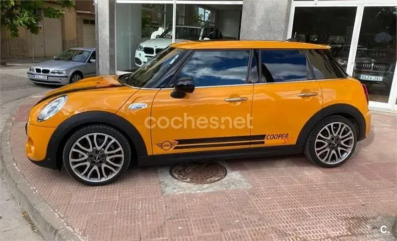 Usado Mini Cooper SD 170 CV (125 kW) 2017 Naranja Utilitario