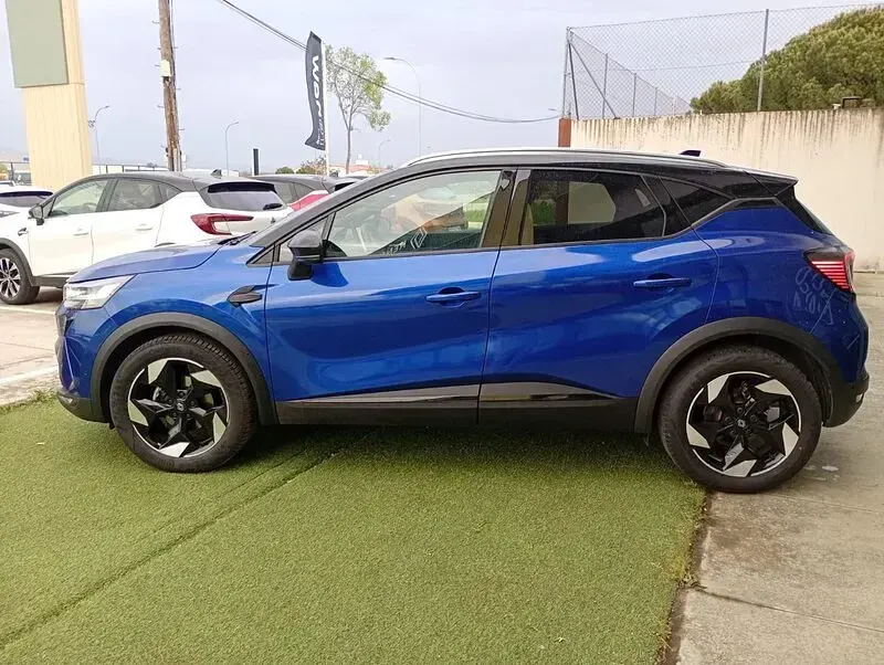 Usado Renault Captur Techno 100 CV (73 kW) 2025 Azul SUV
