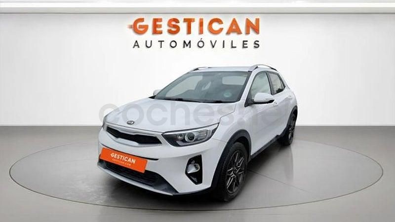 Usado Kia Stonic 100 CV (73 kW) 2022 Blanco SUV