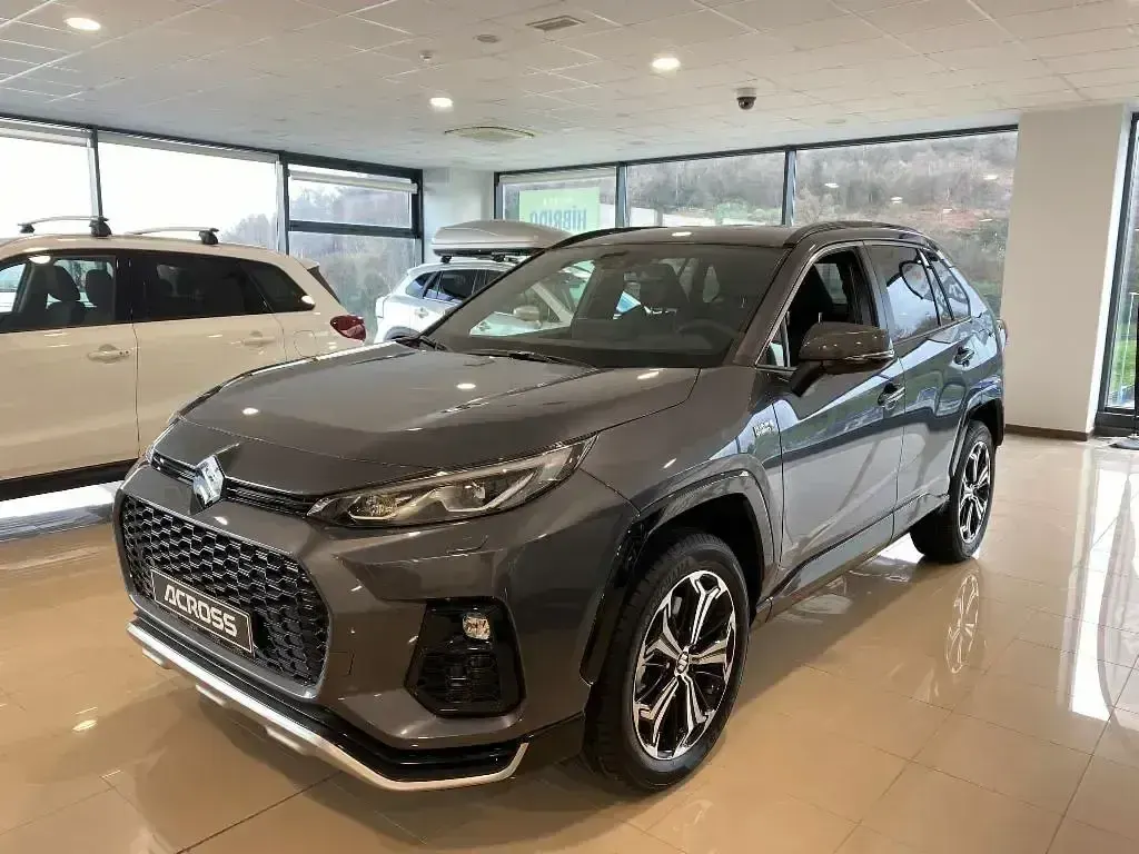 Usado Suzuki Across 306 CV (225 kW) 2024 Gris SUV