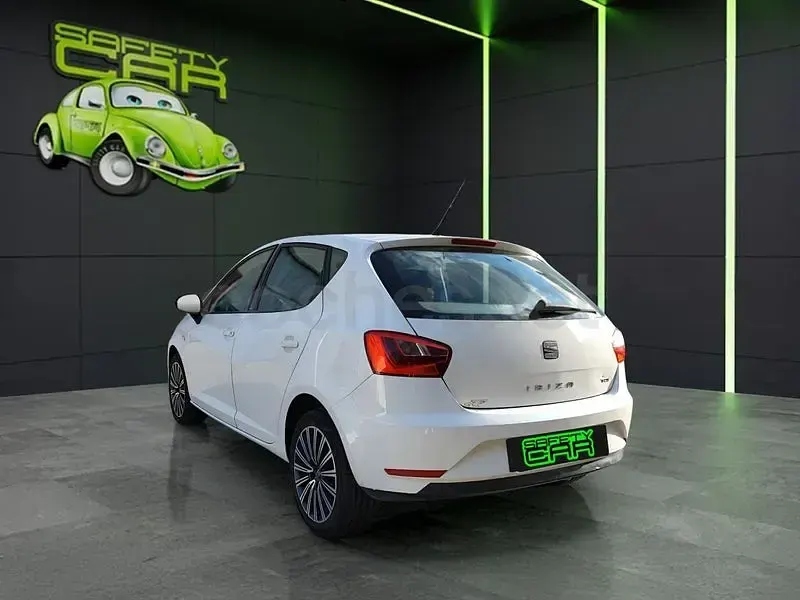 Usado Seat Ibiza Style 90 CV (66 kW) 2015 Blanco Berlina