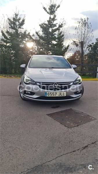 Gris / plata Usado 2016 Opel Astra Dynamic Berlina | 8800 € (Precio justo) - Imagen 1/4