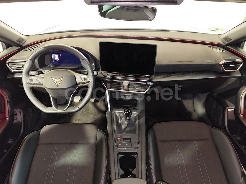 Usado Cupra Leon 150 CV (110 kW) 2024 Gris / plata Familiar