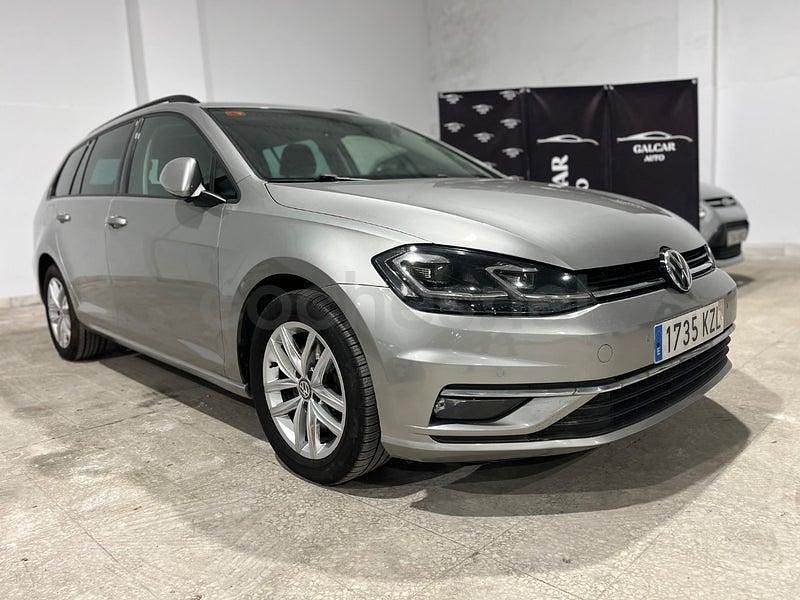 Usado VW Golf VII Advance 115 CV (84 kW) 2019 Gris / plata Familiar