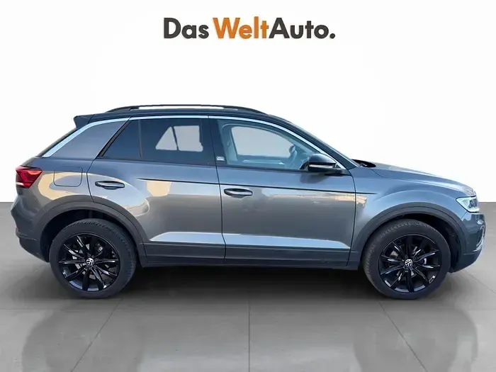 Usado VW T-Roc 110 CV (80 kW) 2023 Gris SUV