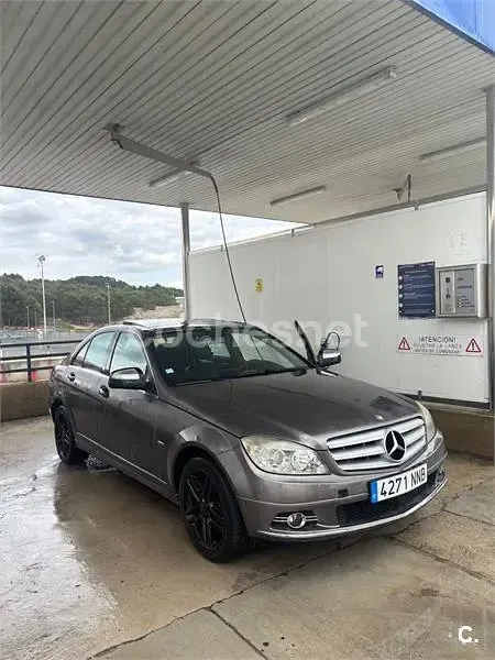 Usado Mercedes C320 Avantgarde 224 CV (164 kW) 2007 Gris / plata Berlina