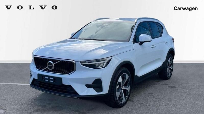 Azul Nuevo 2025 Volvo XC40 Core SUV | 36.600 € (Precio justo) - Imagen 1/4