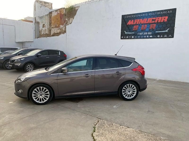 Usado Ford Focus Titanium 115 CV (84 kW) 2012 Gris / plata Berlina