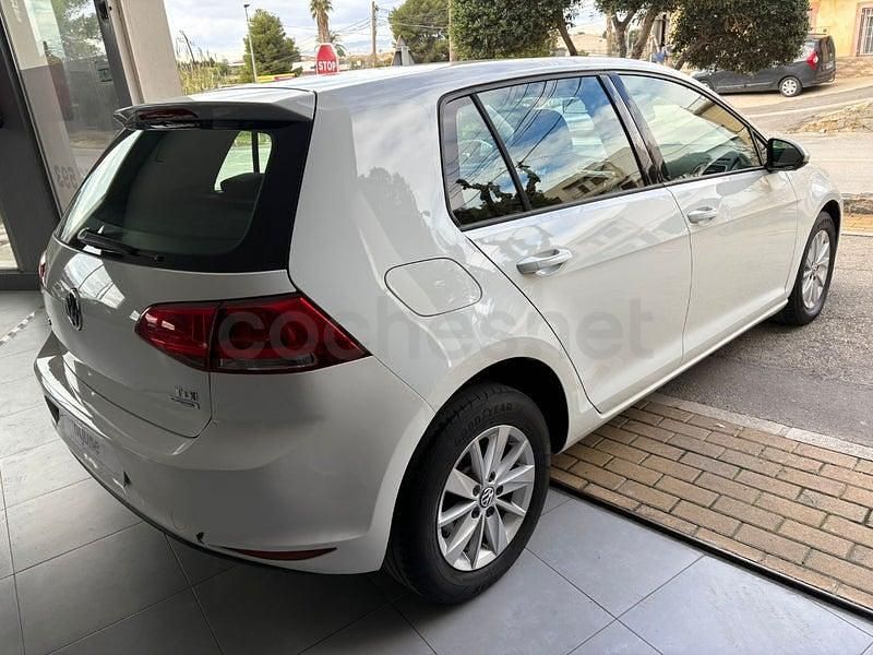 Usado VW Golf VII Advance 105 CV (77 kW) 2013 Blanco Berlina