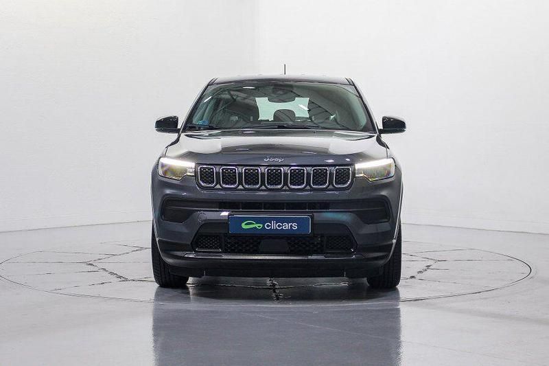Usado Jeep Compass Longitude 130 CV (95 kW) 2024 Gris / plata SUV