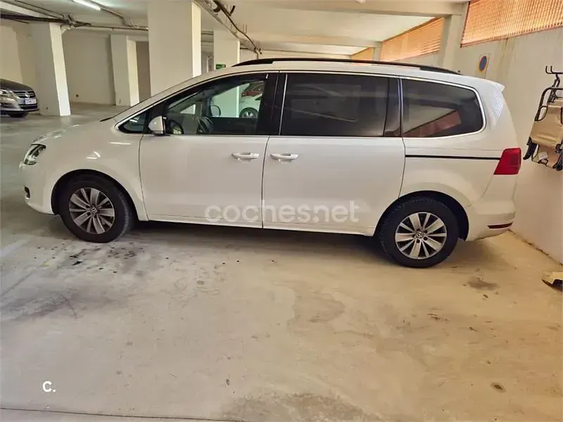 Usado VW Sharan Edition 140 CV (102 kW) 2011 Blanco Monovolumen