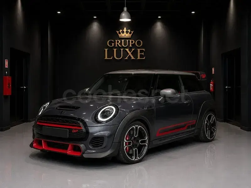 Usado Mini John Cooper Works 306 CV (225 kW) 2020 Gris / plata Utilitario