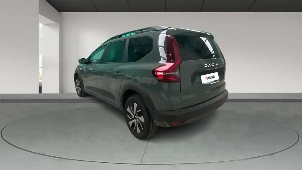Usado Dacia Jogger Expression 110 CV (80 kW) 2025 Verde Monovolumen