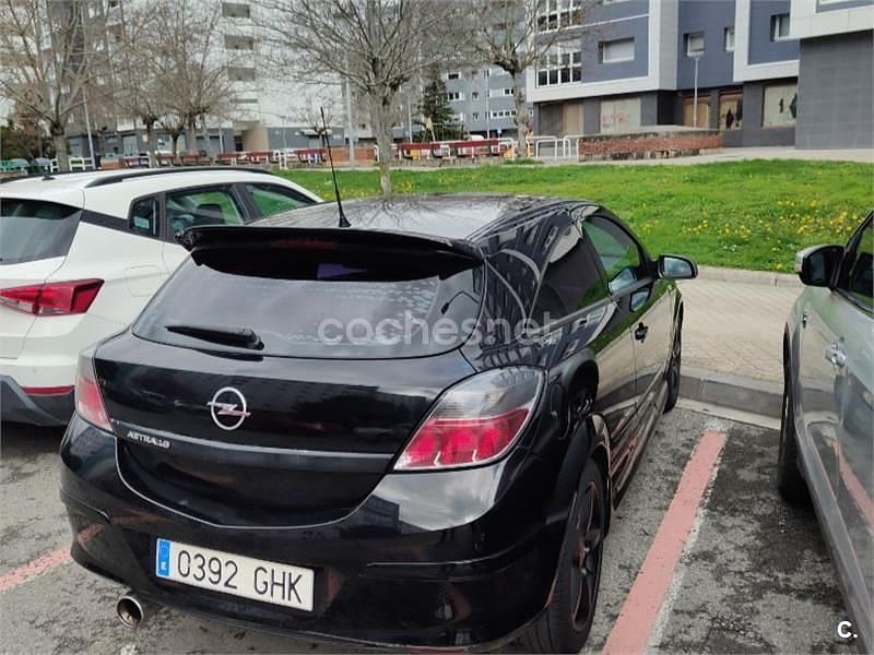 Usado Opel Astra GTC Sport 115 CV (84 kW) 2008 Negro Berlina