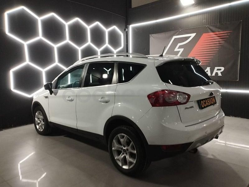 Usado Ford Kuga Trend 140 HP (102 kW) 2010 Branco SUV