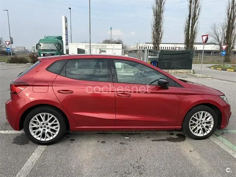 Usado Seat Ibiza FR 110 CV (80 kW) 2022 Rojo Utilitario