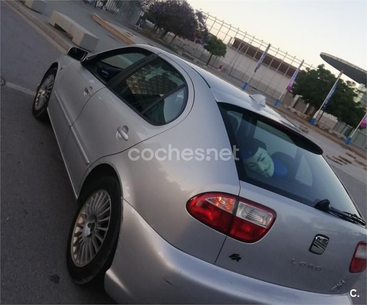 Usado Seat Leon Sport 180 CV (132 kW) 2000 Gris / plata Berlina
