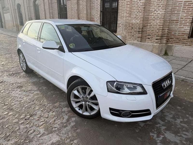 Usado Audi A3 Sportback Ambiente 140 CV (102 kW) 2010 Blanco Utilitario